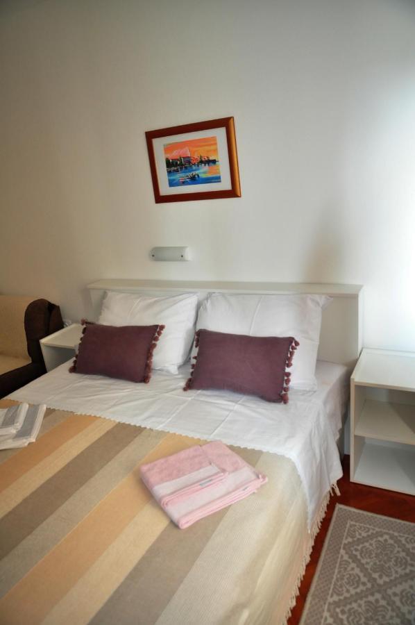 Rose Rooms At Island Of Rab Banjol Bagian luar foto