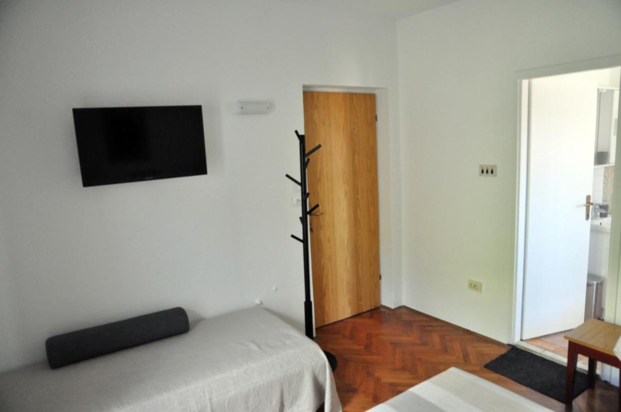 Rose Rooms At Island Of Rab Banjol Bagian luar foto