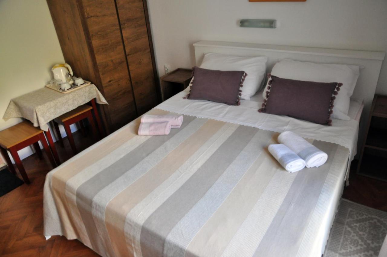 Rose Rooms At Island Of Rab Banjol Bagian luar foto
