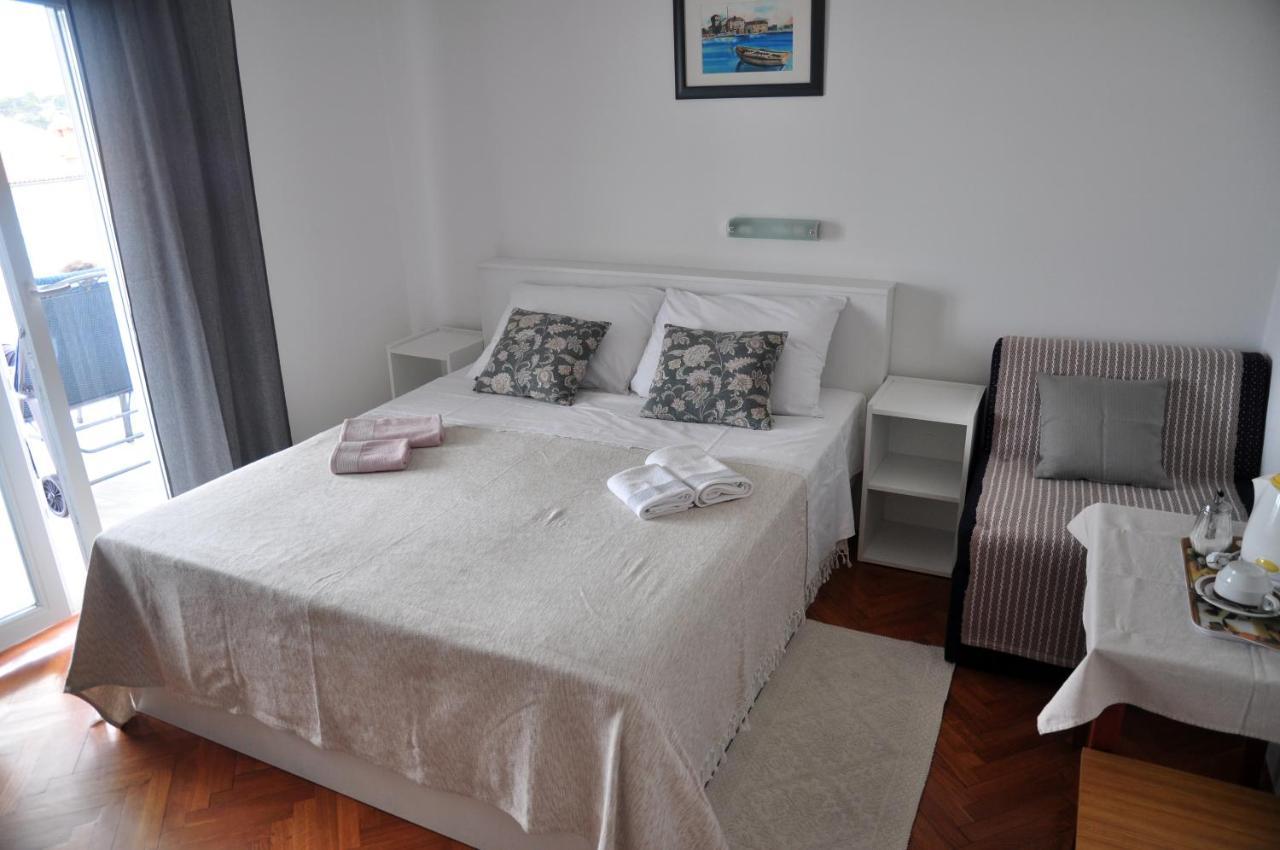 Rose Rooms At Island Of Rab Banjol Bagian luar foto